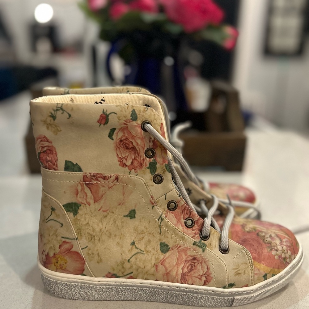Women's Cream Floral High-Top Sneakers with Pink Rose Print - Picture 5 of 9